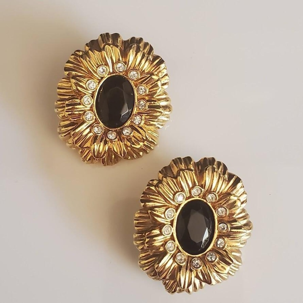 KJL for Avon Vintage Gold Tone Black Cabochon Rhinestone Flower Clip On Earrings